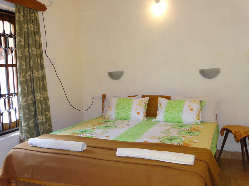 Pinto Guest House Candolim Phòng bức ảnh