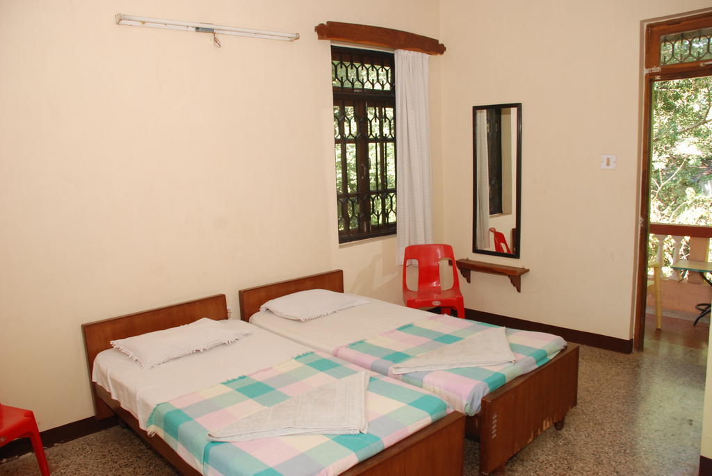 Pinto Guest House Candolim Phòng bức ảnh
