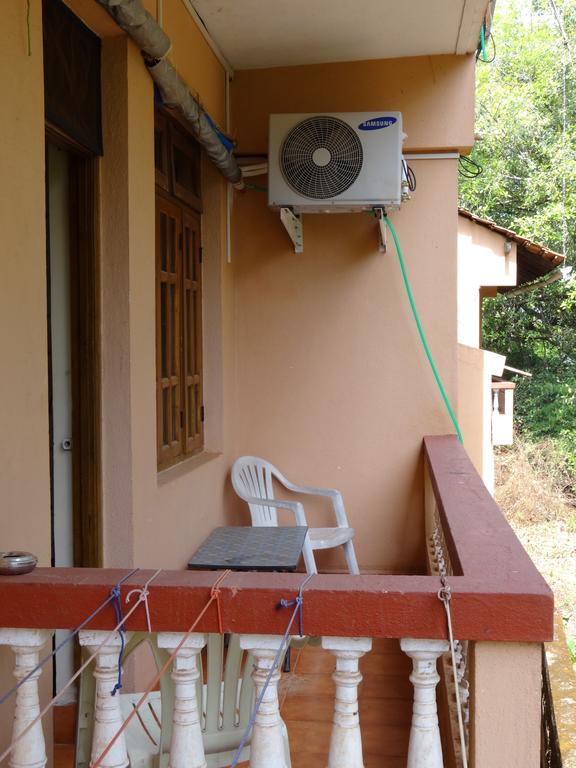 Pinto Guest House Candolim Phòng bức ảnh