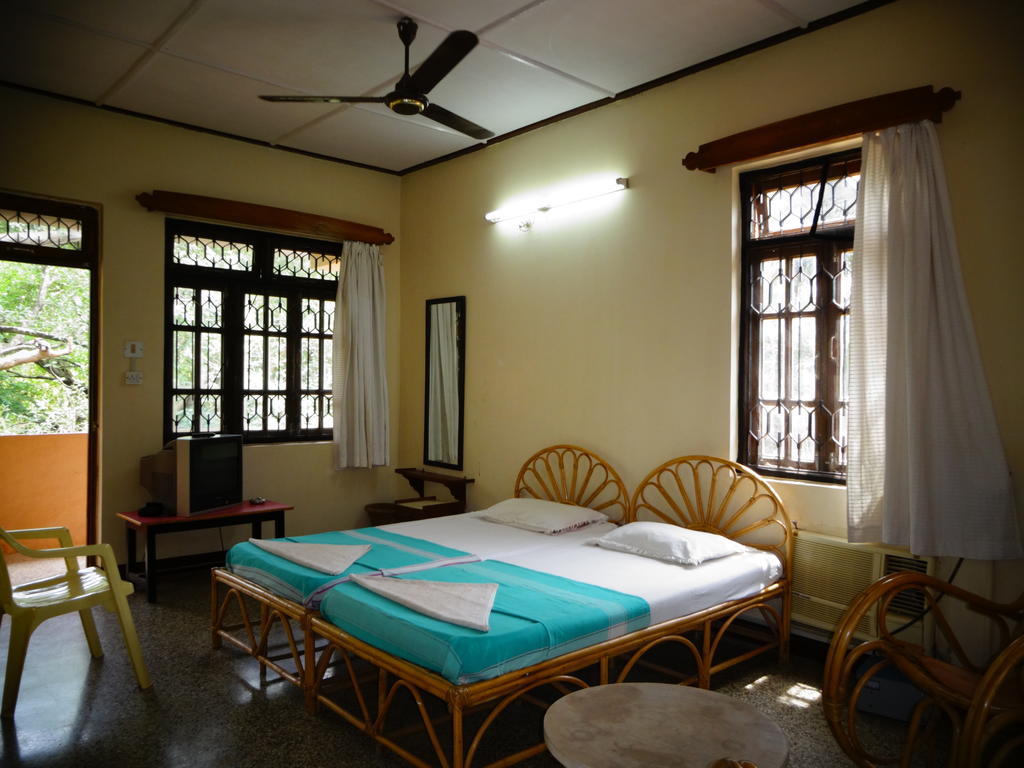 Pinto Guest House Candolim Phòng bức ảnh